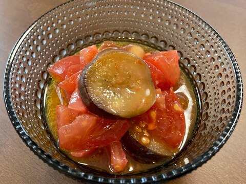 【箸がとまらない♡】焼き茄子とトマトのマリネ